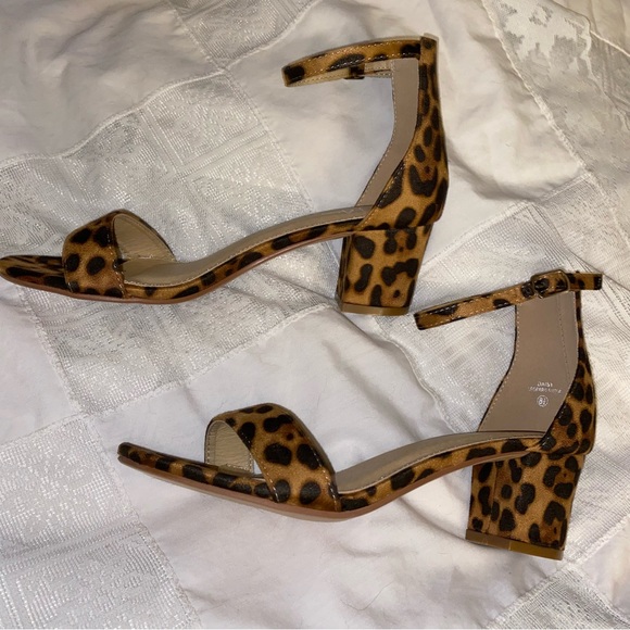 J. Adams Daisy Heels for Women - Ankle Strap Low Block Heel Cute Dressy โฆ - Picture 4 of 9